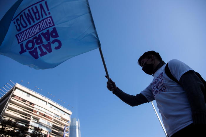 Cile: Assemblea costituente, aperti seggi per storico voto