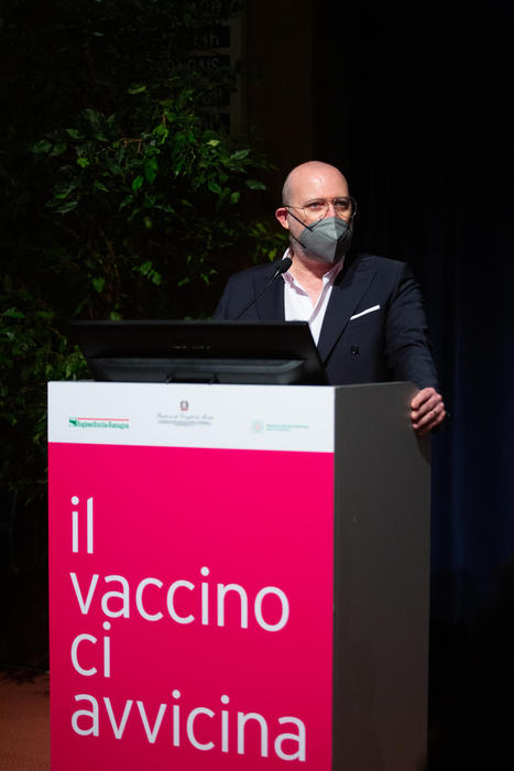 Covid: Bonaccini, in E-R entro fine estate tutti vaccinati