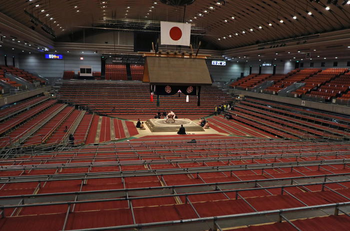 Giappone: muore lottatore di Sumo, polemiche sulla sicurezza