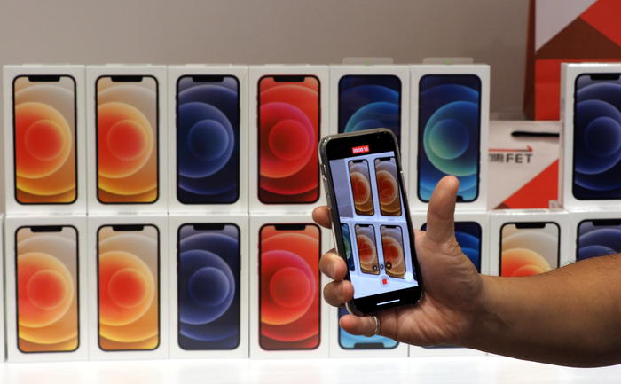 L’iPhone pieghevole nel 2023 con display 8 pollici