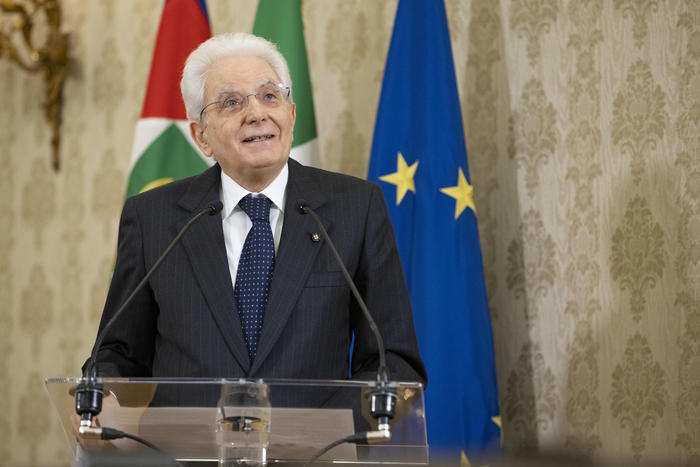 Mattarella, sarà il lavoro a portare il Paese fuori dall’emergenza