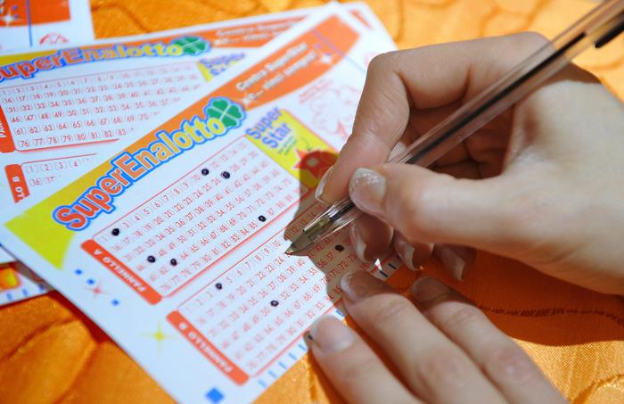 Superenalotto: jackpot centrato con una schedina da 2 euro, è quarta vincita più alta