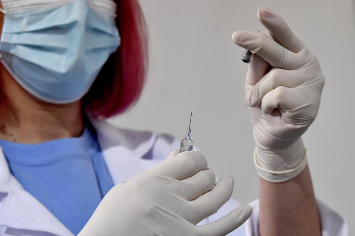 Ue punta a produrre 10 miliardi di dosi di vaccino nel 2021