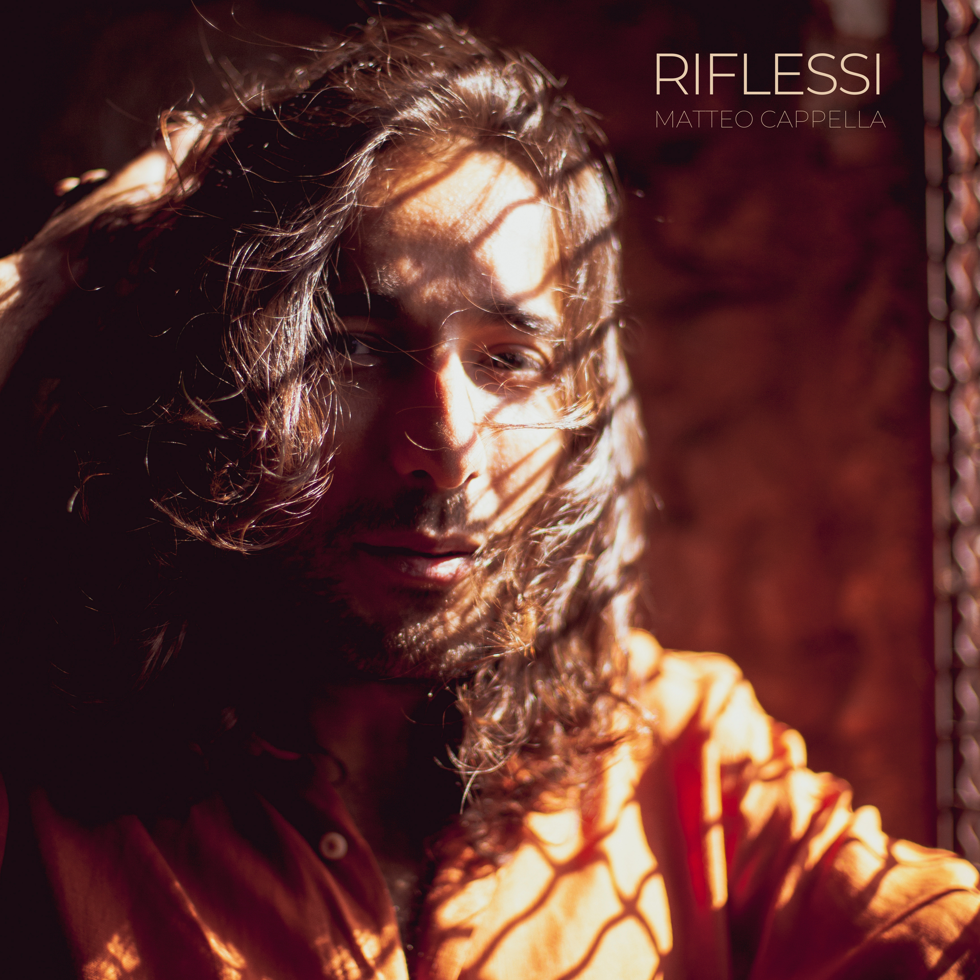 Matteo Cappella: un racconto d’amore e di nostalgie nel nuovo singolo RIFLESSI