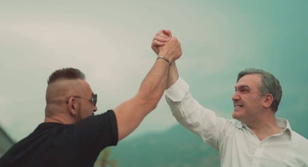 “Napule nun cagnà”: Francesco Merola canta in featuring con Cosimo Merolla