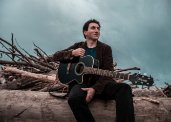 Avviso ai Naviganti I – EDOARDO MICHELOZZI – esce oggi l’esordio discografico del cantautore toscano