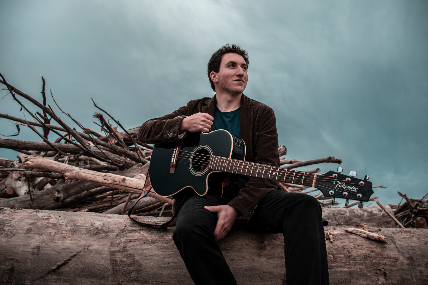 Avviso ai Naviganti I – EDOARDO MICHELOZZI – esce oggi l’esordio discografico del cantautore toscano