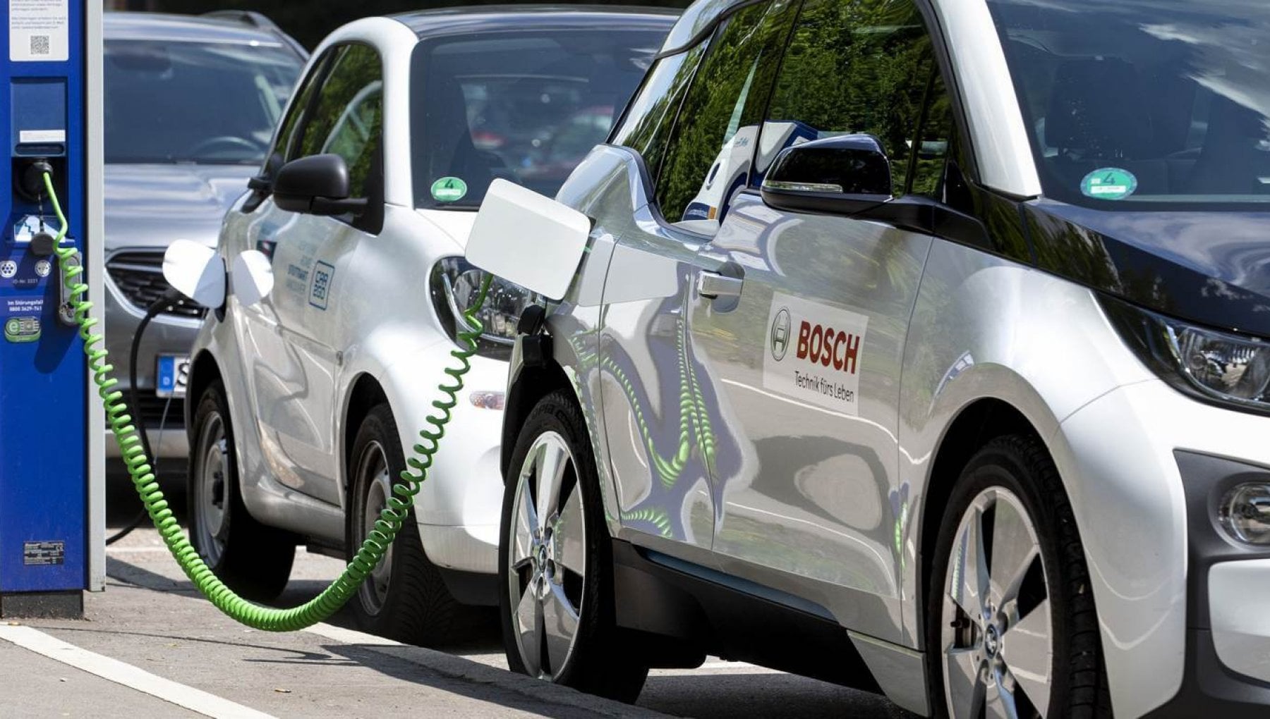 Auto elettriche nelle flotte? Sì ma ancora troppi ostacoli