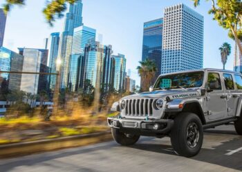 Boom di vendite: l’auto nuova si compra con lo smartphone