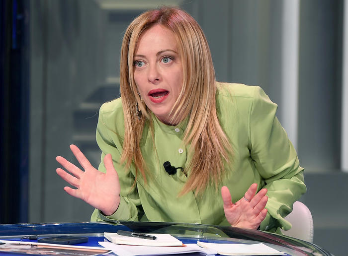 Botta e risposta Letta-Meloni sui magistrati candidati