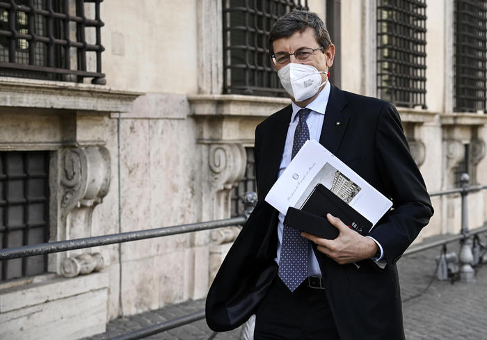 Colao: banda alta in scuole e strutture sanitarie entro 2027