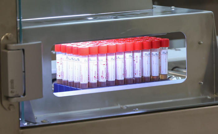 Covid: meno di mille casi per il sesto giorno di fila