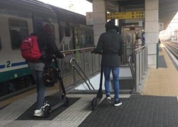 Dal treno al monopattino, la nuova frontiera della mobilità