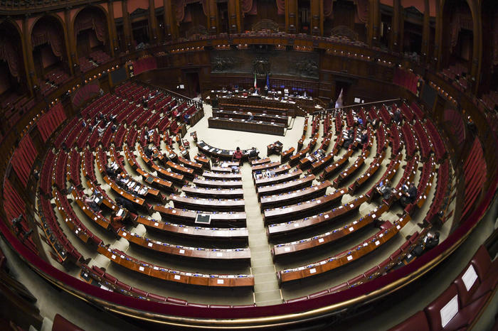 Decreto riaperture, il Governo chiede il voto di fiducia
