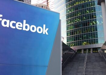Facebook nel club del trilione di dollari mentre un tribunale USA respinge le cause antitrust