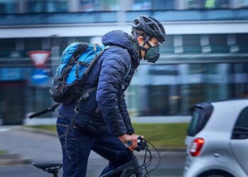 Il boom delle biciclette non frena lo smog in città