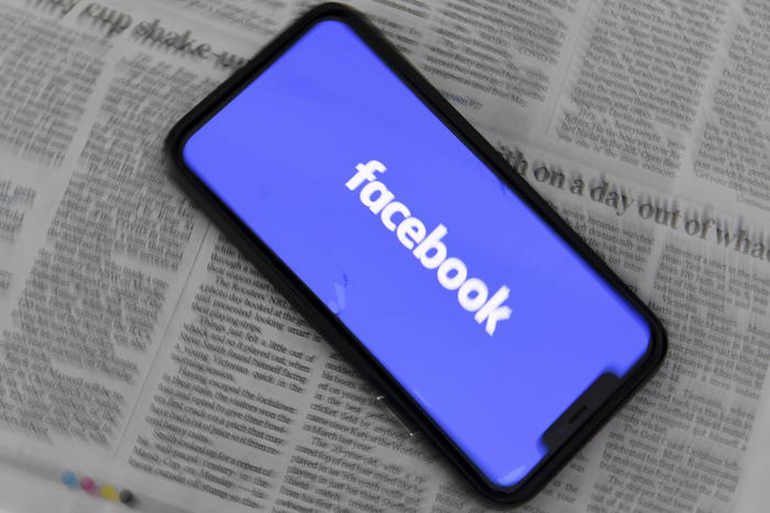Media, Fb intende cessare trattamento speciale per politici