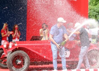 Mille Miglia, applausi, brindisi, nostalgia e bellezza