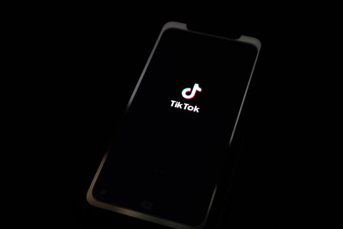 Per leggere news crescono TikTok-Telegram, FB meno rilevante