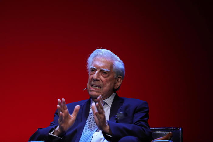 Perù: Vargas Llosa, ‘irresponsabile chi ha votato Castillo’