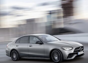 Rivoluzione Classe C, la Mercedes elettrifica la nuova gamma