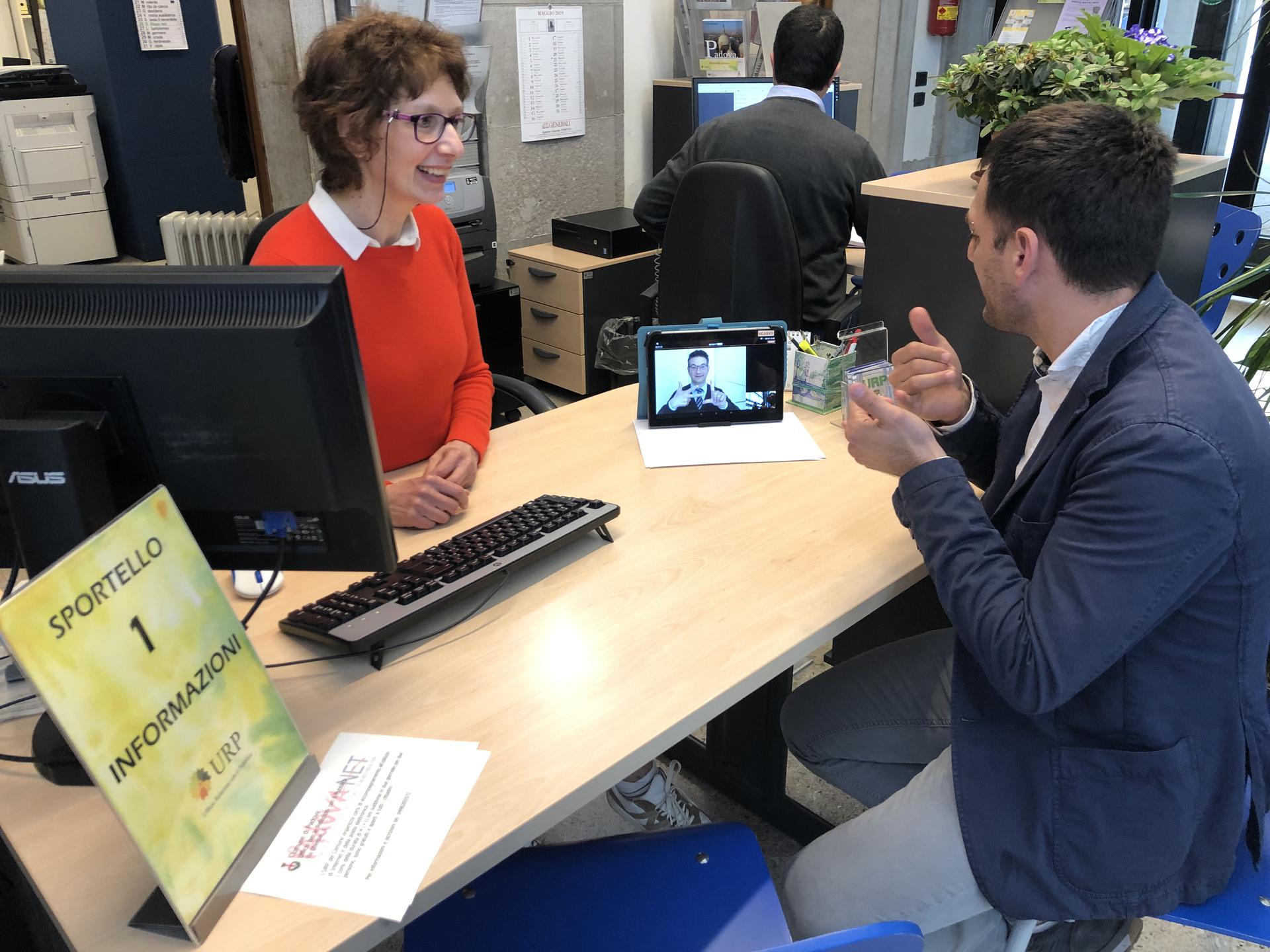 Inclusione, dagli ospedali agli sportelli del Comune: un ponte digitale tra le persone sorde e la pubblica amministrazione