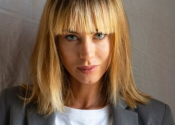 NOEMI GHERRERO OSPITE INSIEME A VITTORIO SGARBI ALLE OFFICINE GARIBALDI  DI PISA PER ARTinGENIO MUSEUM