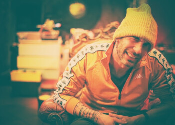 PARKER, il cantautore entra in scuderia Full Heads records e debutta con il primo singolo “Il tuo cane OZ”