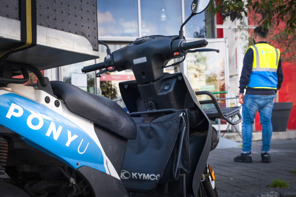 Luigi Strino, uno dei fondatori e CEO della startup PonyU, un servizio di corriere espresso urbano altamente personalizzato