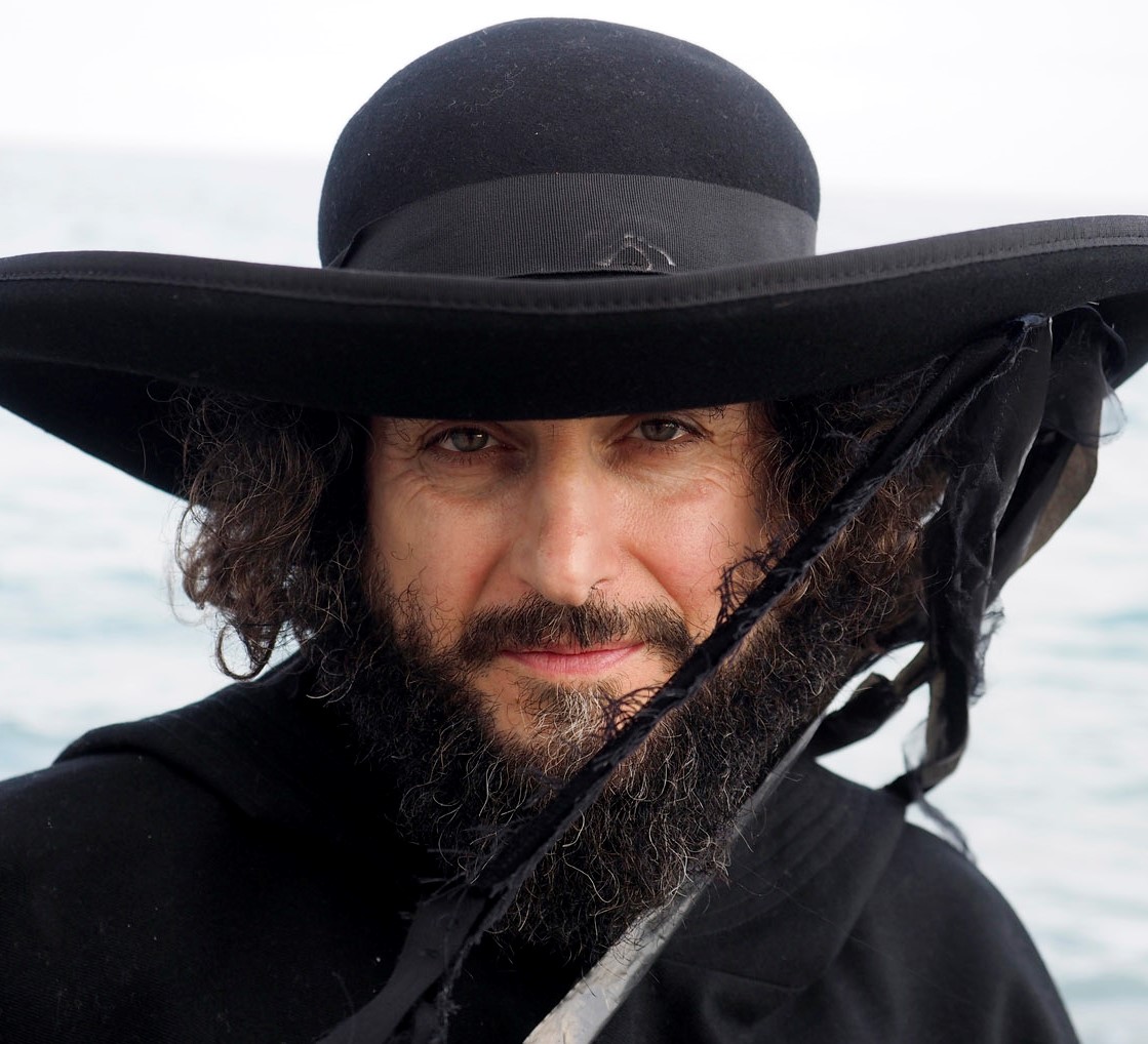 VINICIO CAPOSSELA DOMANI AL “FESTIVAL DELLA BELLEZZA” CON IL CONCERTO DANTESCO “BESTIALE COMEDÌA”