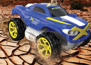 Aquajet, l’auto radiocomandata che diventa anfibia
