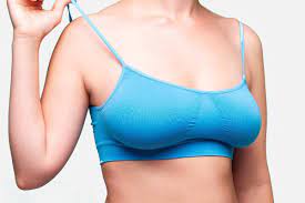 Stop al seno bombastico e alla chirurgia estetica da catena di montaggio