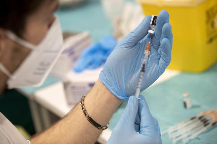 Covid, i dati giornalieri: 1010 positivi e 14 vittime