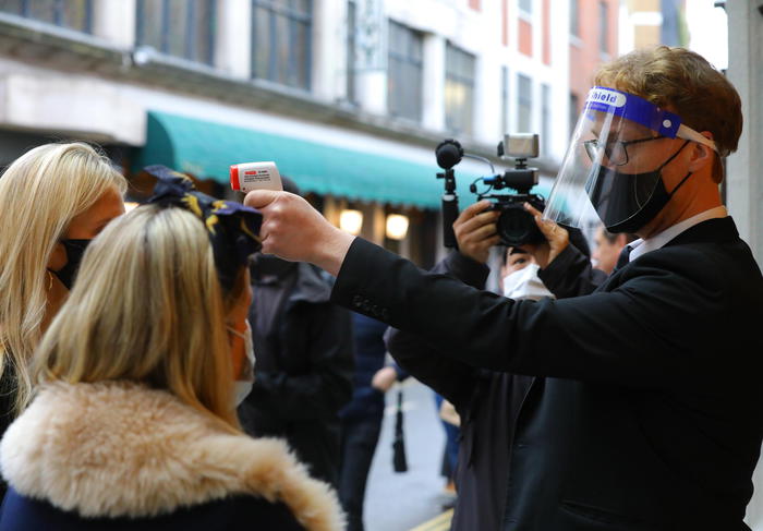 Covid, il 90% della popolazione Gb ha ora gli anticorpi