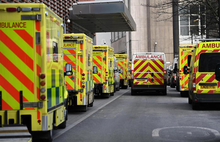 Covid: in Gb 54.674 contagi in 24 ore, record da 6 mesi