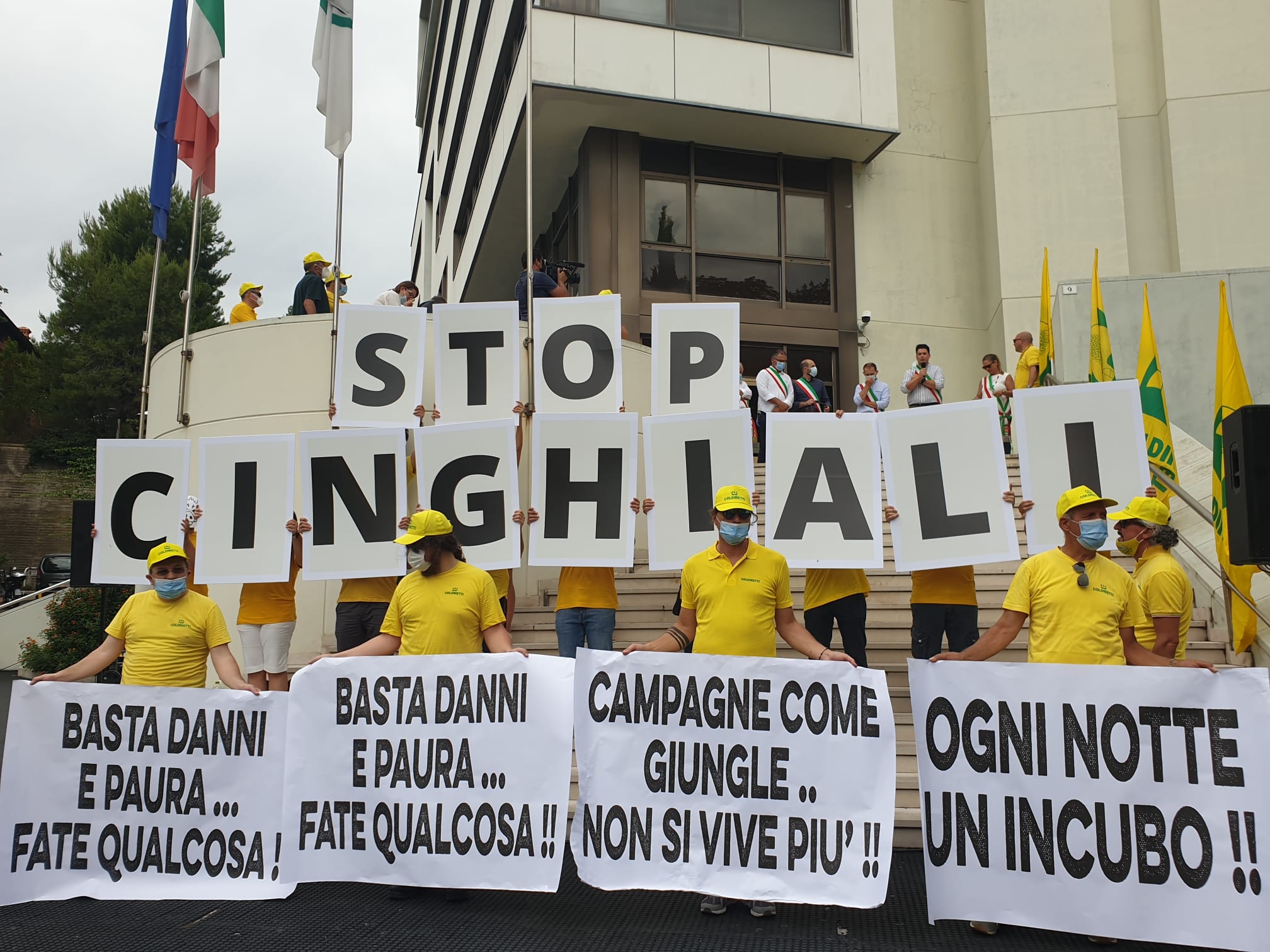 Coldiretti Marche, il flash mob in Regione: “Serve un piano straordinario di abbattimenti”