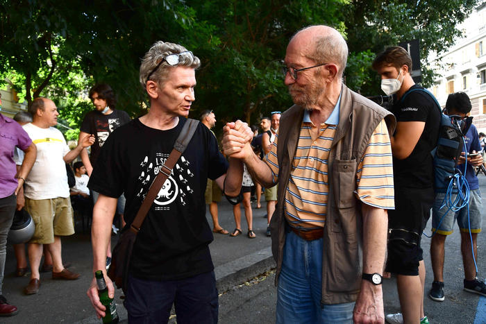 G8: marcia zapatista Genova, tra ragazzi Mark Cowell