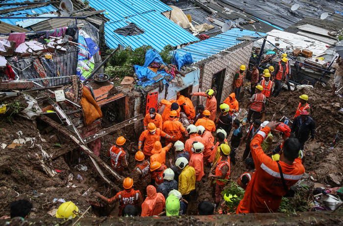 India: sale a 34 morti bilancio frana su case a Mumbai