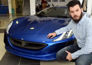 La Bugatti al croato fondatore della Rimac, via al futuro elettrico