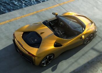 La Ferrari fa mostra di sè al Motor Valley Fest