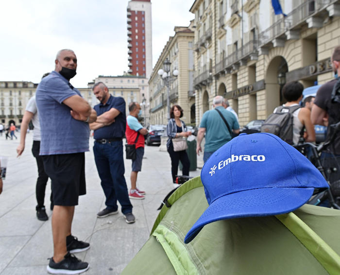 Lavoro: ok Cdm a proroga Cassa per Embraco e ex Ilva