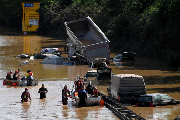 Maltempo: aumentano a 171 i morti in Germania e Belgio