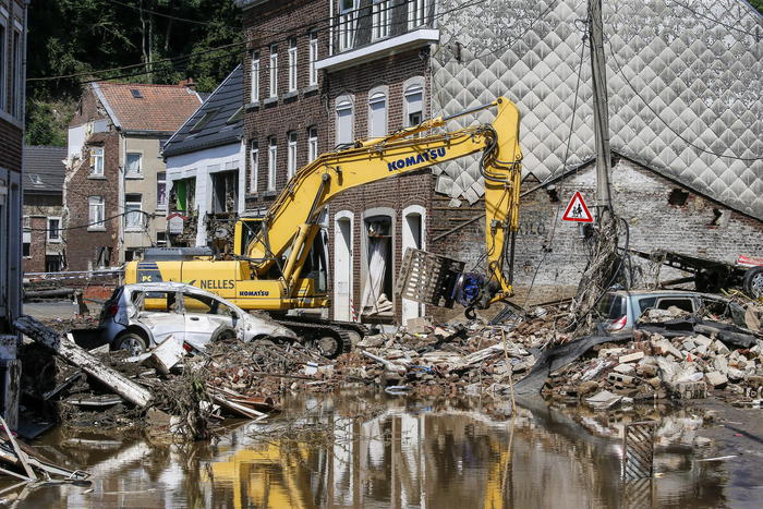 Maltempo: media Belgio, almeno 36 morti, centinaia dispersi