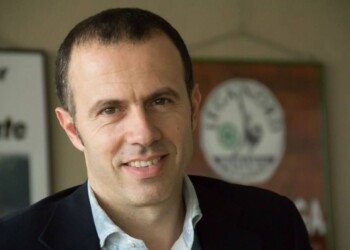 “Il vaccino e’ l’unica soluzione? Ne resteremo schiavi per sempre? Non sarebbe opportuno studiare delle altre cure preventive”