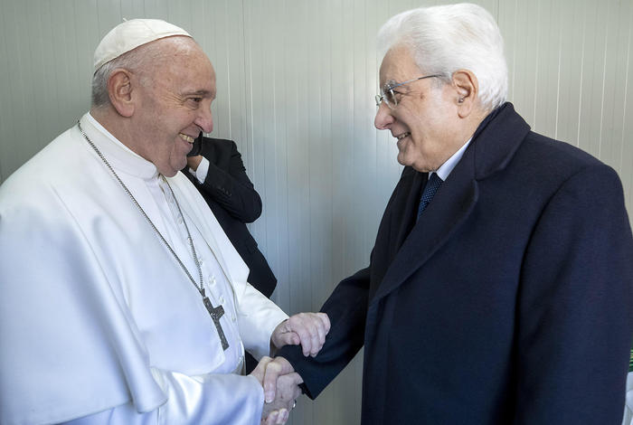 Mattarella al Papa: “Affettuoso pensiero da tutti gli italiani”