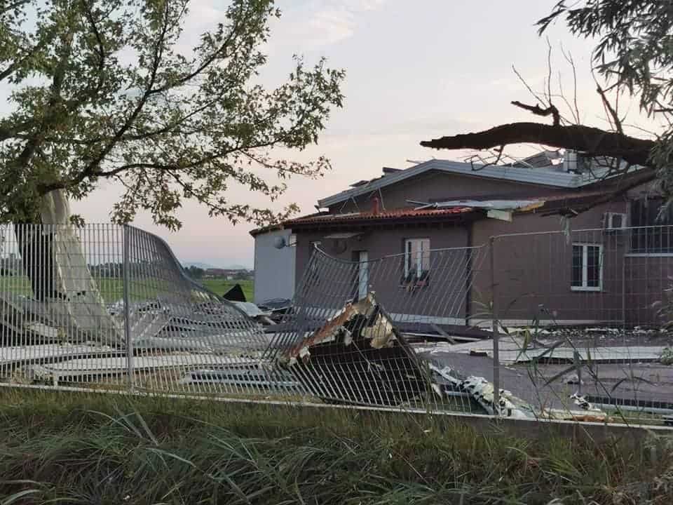 213675017 3034194933481076 442621323617012385 n 1 - Meteo Piemonte e Lombardia: ingenti danni per temporali di forte intensità. Grandine e vento devastano anche edifici