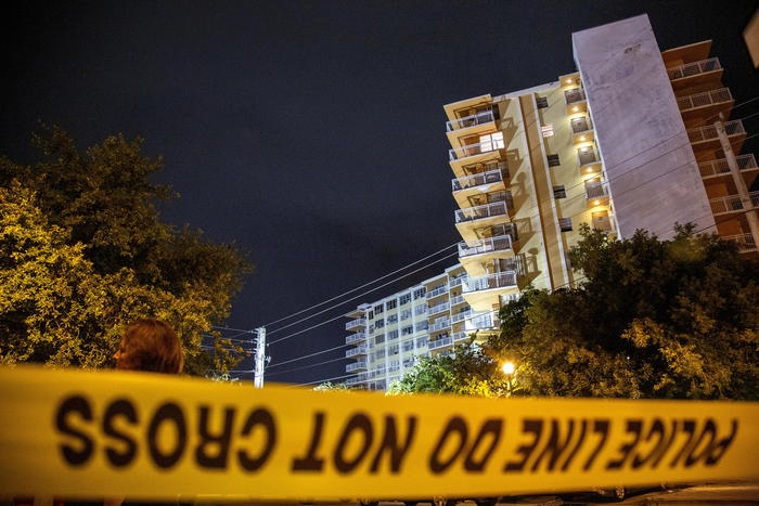 Miami: demolito il resto del palazzo crollato