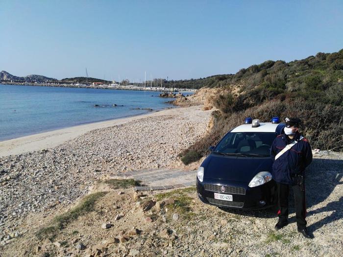 Migranti: 54 persone sbarcate in Sardegna, anche una donna
