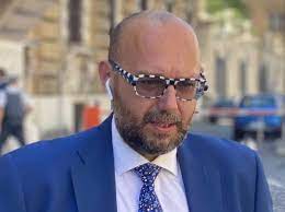 Covid, MIO Italia cita per danni il ministero della Sanità cinese