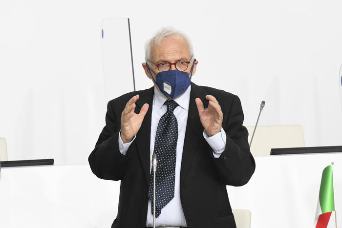 Scuola: Bianchi, a settembre si torna tutti in presenza